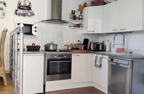 Sancerre House | Small historic house - wine bistros & restaurants nearby