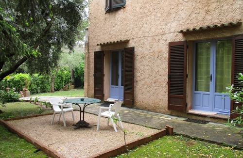 La Bocca Nord Apartment | So quiet and yet so near the sea and downtown!