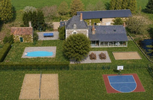 Genneteil Villa | So Villa La Messagerie (49) - Heated pool - Basketball - 2 hours from Nantes - Sleeps 36.