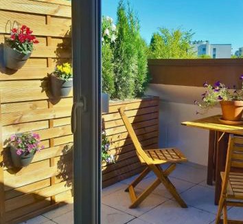 Ferney-Voltaire Apartment | Soundproof Studio Geneva Airport 10 min and UN 20 min