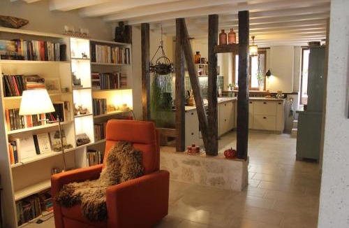 Fources House | Sous les arcades de Fourcès-Jolie maison médiévale