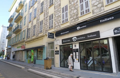 Nice City Centre Apartment | Spacious 2 bed close to sea in Nice