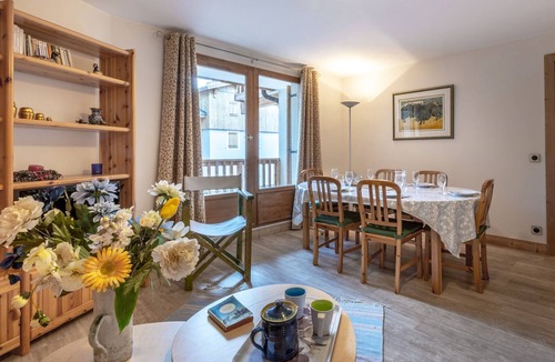 Le Cret Apartment | Spacious 3-Room Apartment with Balcony, Parking, and WiFi in Val-d'Isère