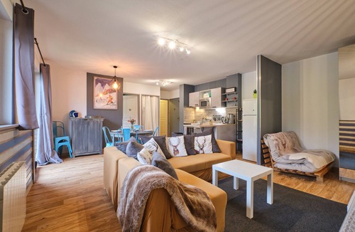 Chamrousse Apartment | Spacious Apartment at the Foot of the Slopes with Mountain View, Balcony, and Wi-Fi