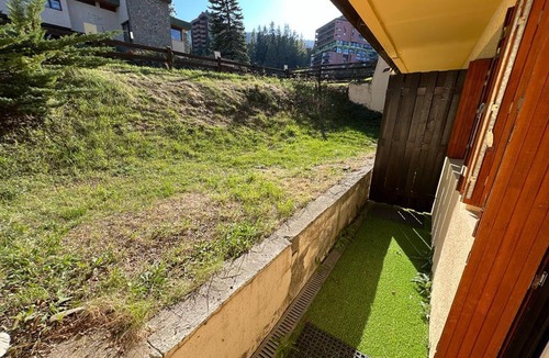 Pra Loup Apartment | Spacious apartment for 8, garden and WIFI, near shops in Pra Loup