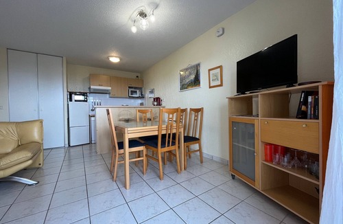 Publier Apartment | Spacious apartment for 6 in Publier with parking and balcony