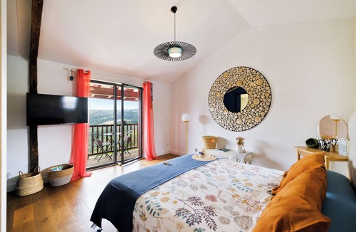 Hasparren Apartment | Spacious BAÏGURA studio, mountain views, direct access to pool & spa
