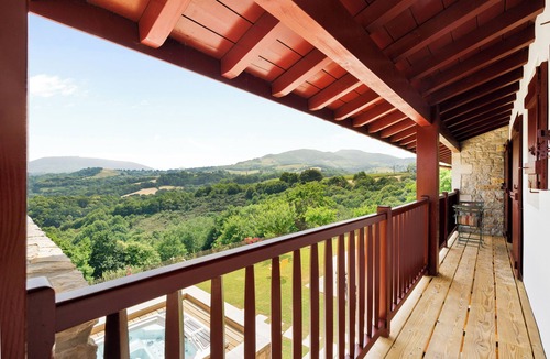 Hasparren Apartment | Spacious BAÏGURA studio, mountain views, direct access to pool & spa