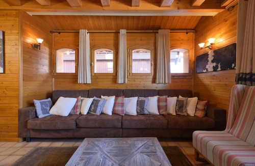 Belle Plagne Apartment | Spacious Chalet-Style Triplex Apartment for 10 in Belle Plagne, Ski-In/Ski-Out