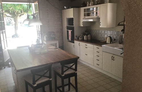 Clion Other | Spacious converted farmhouse with garden and pool close to the Gironde estuary