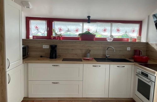 Pannece Cottage | Spacious Country House with Private Pool and Enclosed Garden