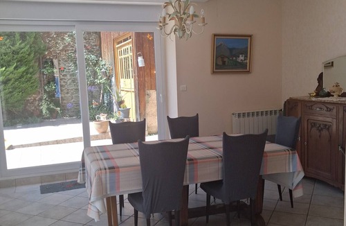 Eysus Villa | Spacious country house in the Pyrenees, perfect for families or groups of friends