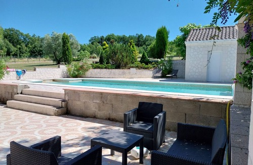 Consac Villa | Spacious family villa with swimming pool