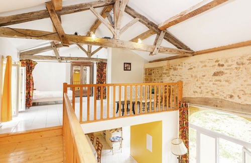 Loubejac House | Spacious Holiday Home with Private Swimming Pool in Loubejac