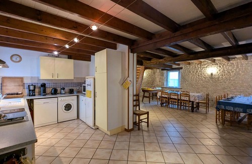 Angeduc Cottage | Spacious home with heated pool and pets allowed