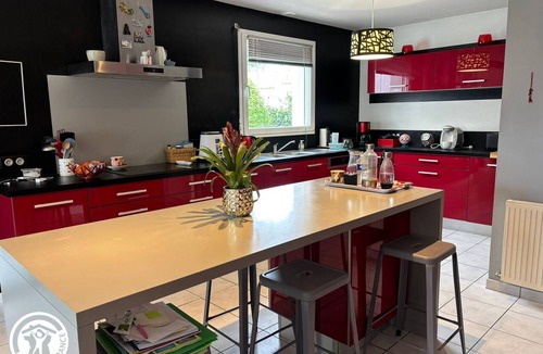Challans Cottage | Spacious house near beaches - 12 guests