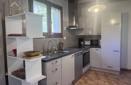 Cauterets House | Spacious house with parking and balcony in Cauterets