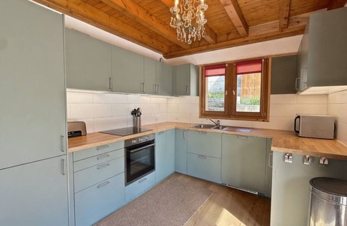 Oz Ski Chalet | Spacious Luxury Chalet | Alpe d'Huez Ski Area | Sleeps 14 | Mountain Views