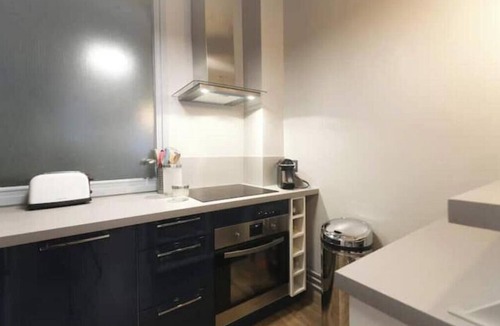 2nd Arrondissement Apartment | Spacious, recently renovated apartment near the Louvre