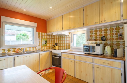 Saujon Villa | Spacious Villa 10 min from Royan – 4 Bedrooms, Garden, Terrace, Ideal for Families and Friends