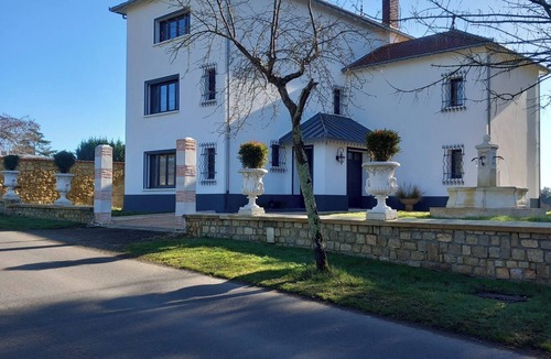 Aignan Villa | Spacious villa overlooking vineyards and mountains - Peace and quiet guaranteed!