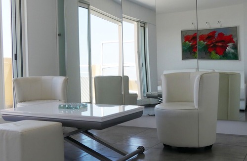 Le Trayas Apartment | Standing Studio CAP Neree