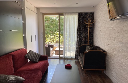 La Bocca Nord Apartment | Studio 10 minutes from the beaches of Cannes in a private family estate.