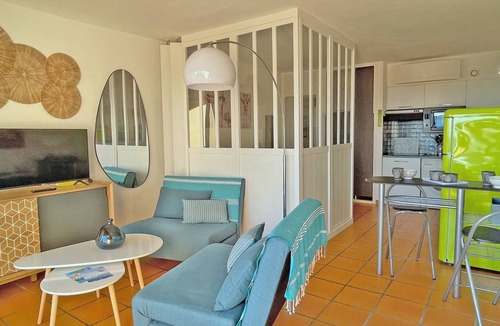Sainte-Maxime Apartment | Studio - 2/4 people - Sea view - AC - Residence swimming pool - Wifi - Beach - Sainte Maxime