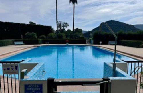 Mandelieu-La-Napoule Apartment | Studio 2pers piscine 10min plage