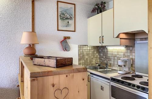 Combloux Apartment | Studio agréable au centre de Combloux avec parking - FR-1-560-35