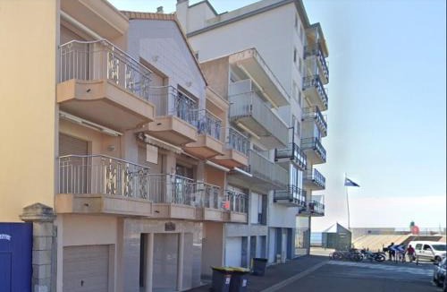 Les Sables d'Olonne Apartment | Studio Alcôve - Face au Chenal, 50m Plage/Port, 700m Centre-Ville, Capacité 3 pers., Confort Moderne - FR-1-331-202