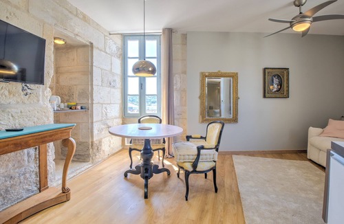 Perigueux Apartment | Studio Apartment 'Le Zèbre' with Wi-Fi