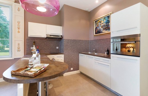 Neac House | Studio at Closerie Des Vignes with Private Terrace, Garden, and Wi-Fi