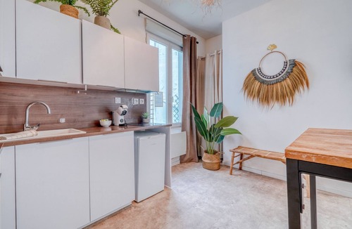 Libourne Apartment | Studio Balinais - Studio Apartment, Sleeps 2