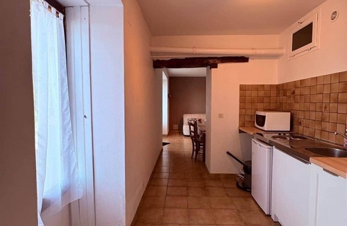 Castelnaud-la-Chapelle Apartment | Studio*Château Castelnaud*At the river's edge