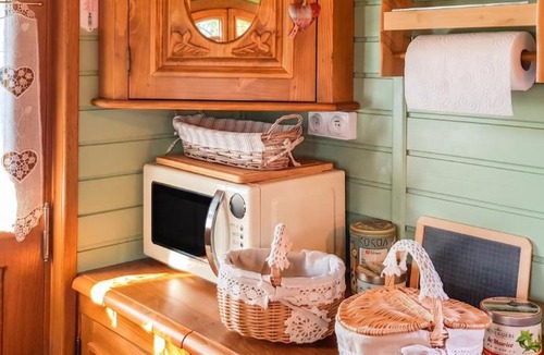 Bussac-Foret House | Studio cosy à Bussac-Forêt avec piscine partagée, 15m²