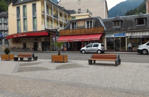Cauterets Apartment | STUDIO COSY AVEC TERRASSE ET JARDINET