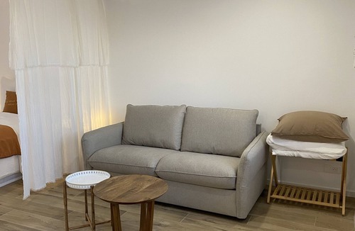 Saint-Martin-de-la-Place Apartment | Studio des Mariniers - Saint Martin de la Place, au Bord de la Loire !