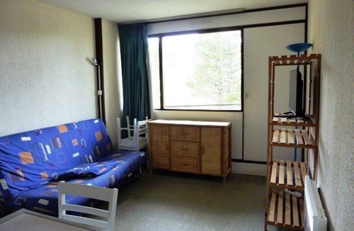 Arette Apartment | Studio for 6 in Arette with slope access, balcony, ski locker and free parking