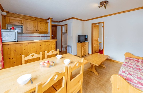 Saint-Francois-Longchamp Apartment | Studio for 4 in resort, on the slopes