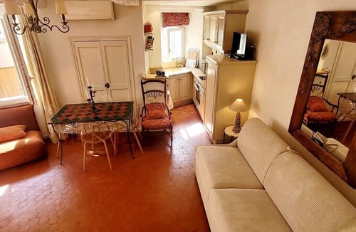 Cogolin Apartment | Studio in the village centre - Cogolin