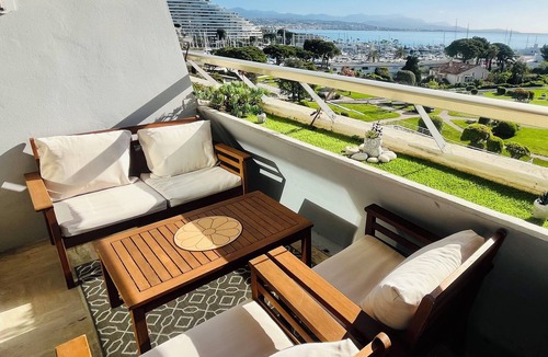 Villeneuve Loubet Beach Apartment | Studio Marina Baie - sea and garden view - air conditioning