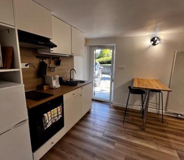 Le Bourget-du-Lac Apartment | Studio proche lac