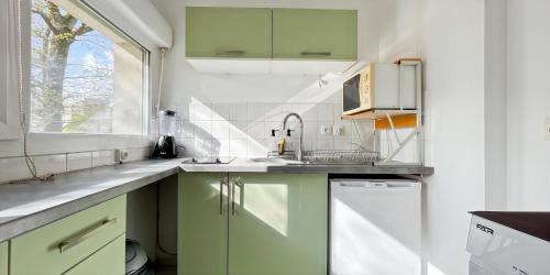 Tours Apartment | Studio rénové 2026 Parking gratuit Proche Faculté et A10
