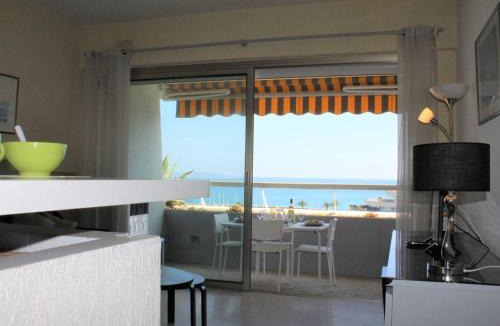 Villeneuve Loubet Beach Apartment | Studio rénové en bord de mer à Villeneuve-Loubet - FR-1-252A-4