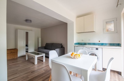 Valbonne Apartment | Studio with swimming pool in quiet location near golf courses and nature park, Sophia technology park