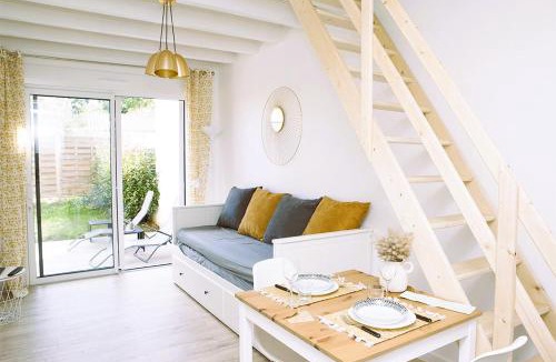 Bouaye House | "Studiocaroline44", 2 studios entre la ville et la mer, parking, cuisine, moins de 15min de l'aéroport