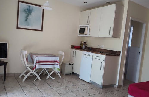 Escos Apartment | Studioescos le Trèfle for two, in the countryside. Pets allowed