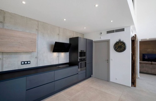 Les Adrets-de-l'Esterel House | Stunning Modern Corian Villa with All Comforts in the Heart of the Estérel Mountains