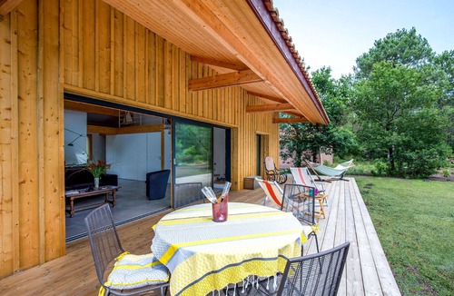 La Teste-de-Buch House | Stunning air-conditioned wooden villa with a heated pool in the Bassin d'Arcachon forest, 10 minutes from the beaches